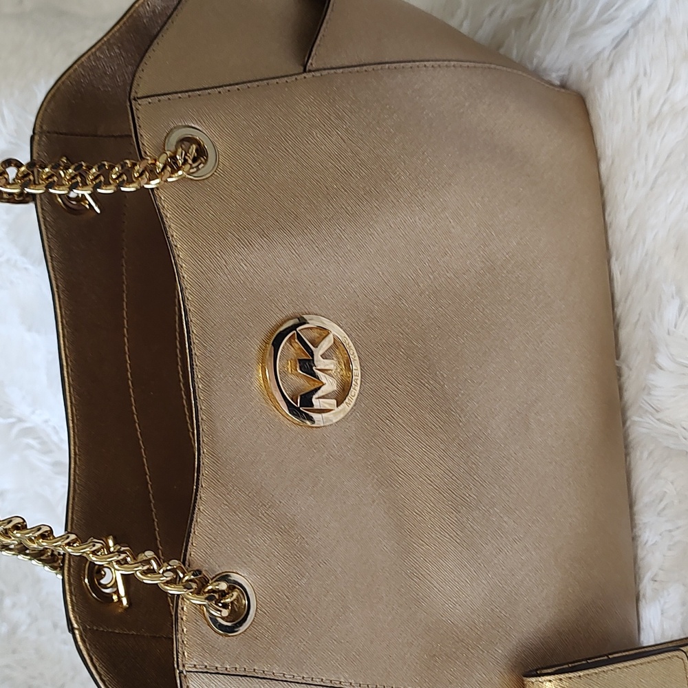 Matching 2 PC Michael Kors Gold colored Handbag and Wallet - Picture 4 of 13